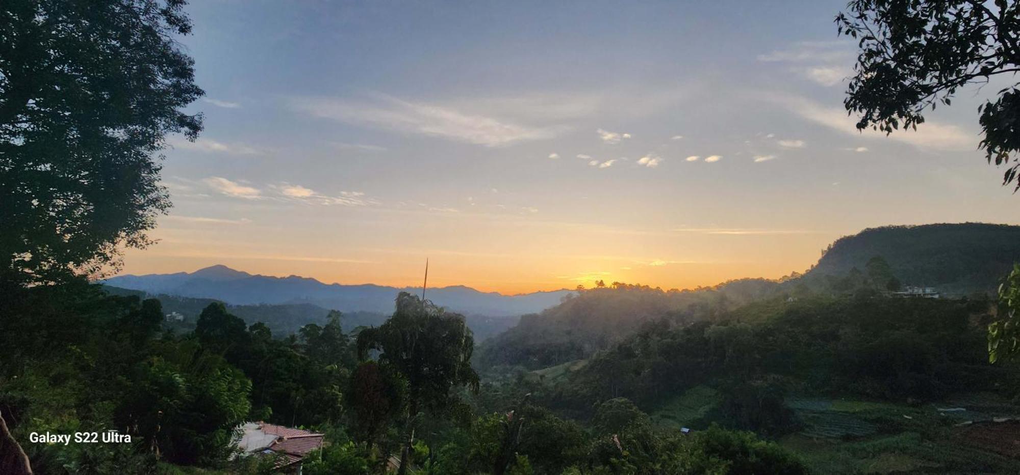 Rainbow Sky Cottage Ella Luaran gambar