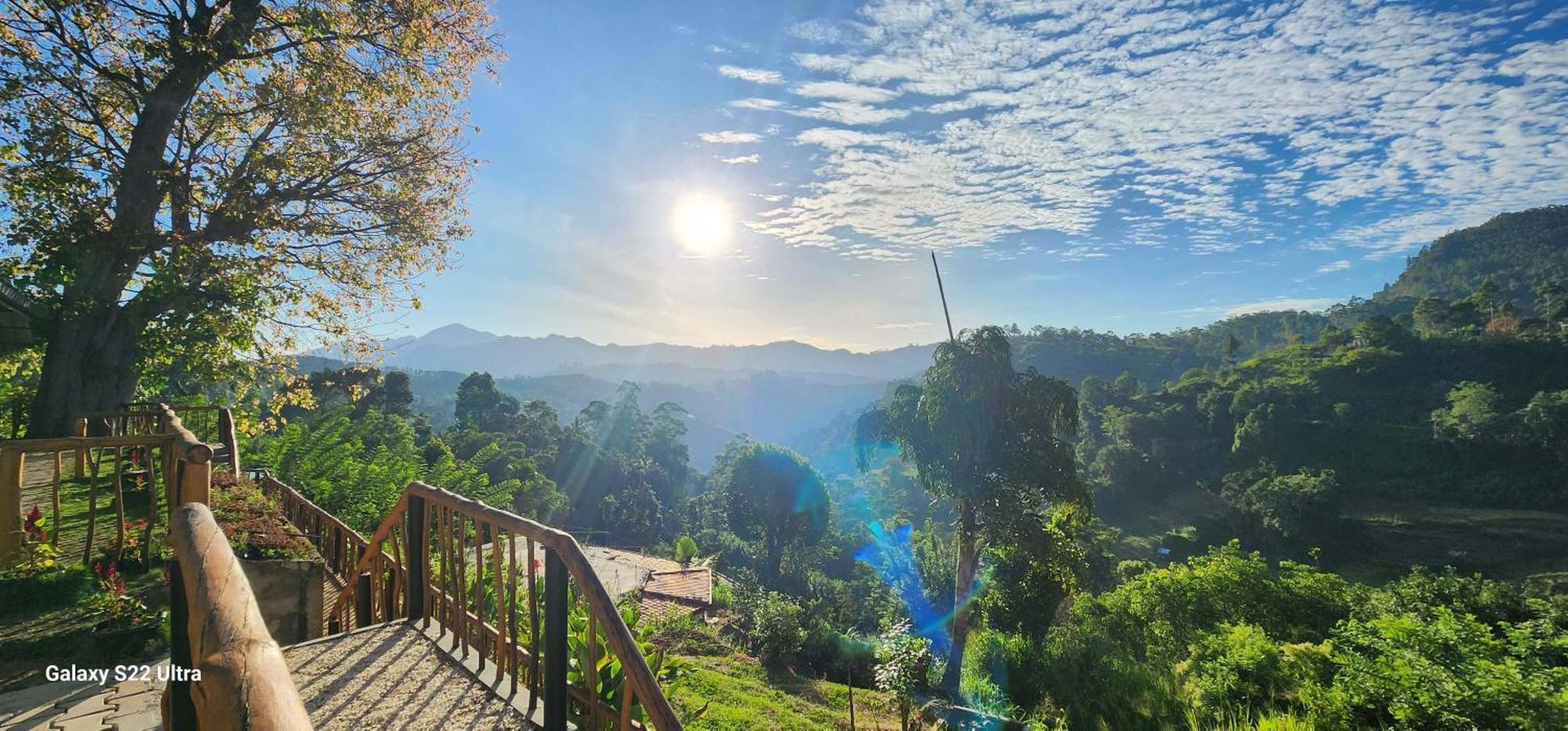 Rainbow Sky Cottage Ella Luaran gambar